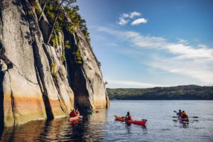 Kayak dans le parc national du fjord du saguenay